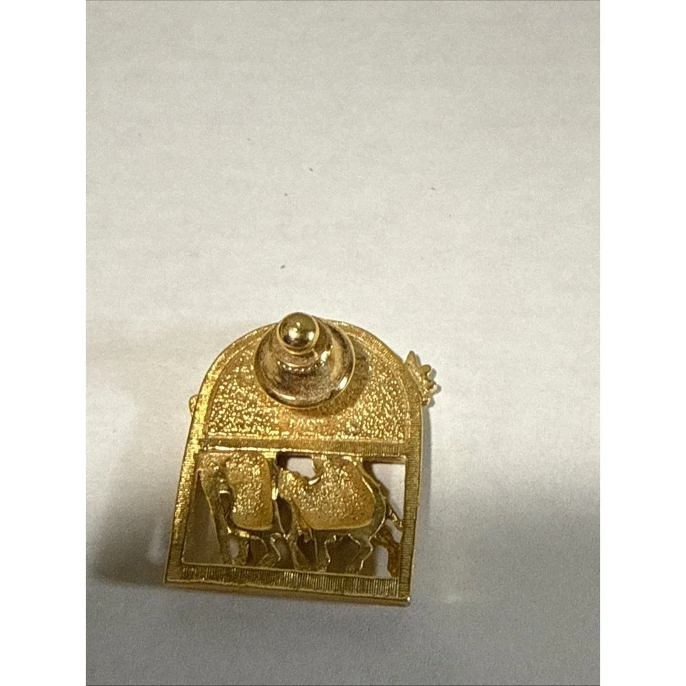 Avon Golden Holy Family Travel Night Stars Pin Joseph Mary Jesus Religious Lapel